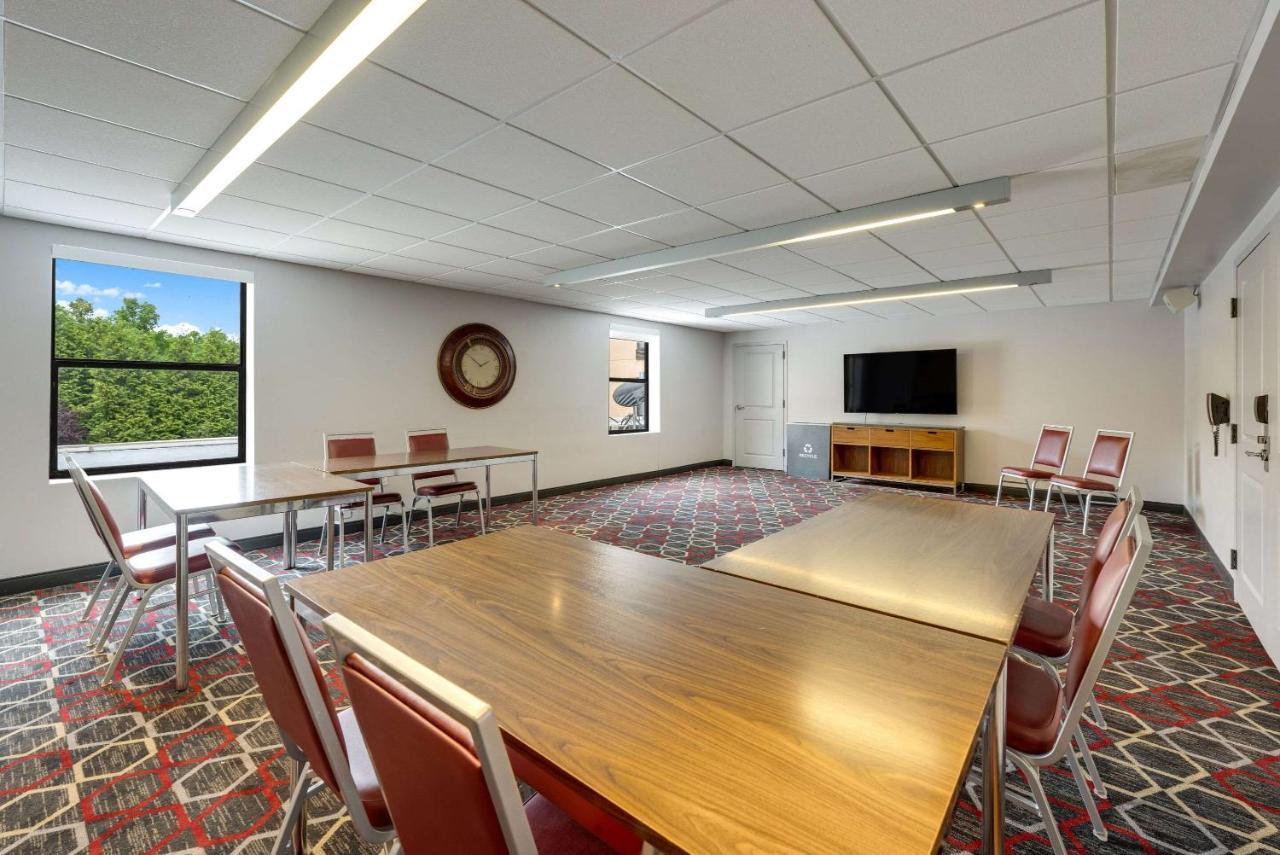 The Crossroads Hotel - Newburgh Luaran gambar