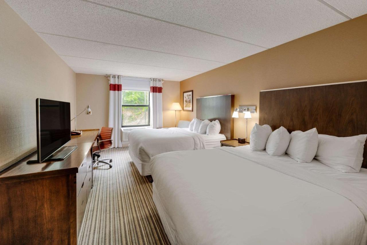 The Crossroads Hotel - Newburgh Luaran gambar